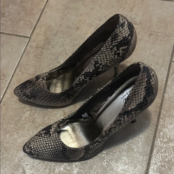Mossimo Snake Print Black Heels - Picture 9 of 11